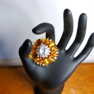 Elegant Starburst Brooch